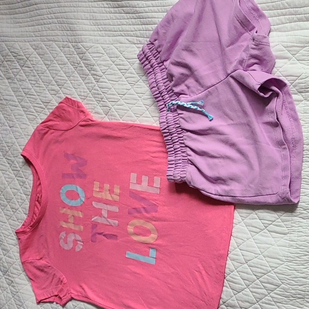 🤑FREE with purchase🤑2pc set - shirt and matching shorts